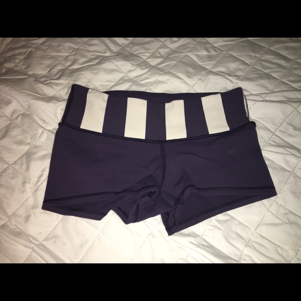 Lululemon Reversible Shorts Size 6
